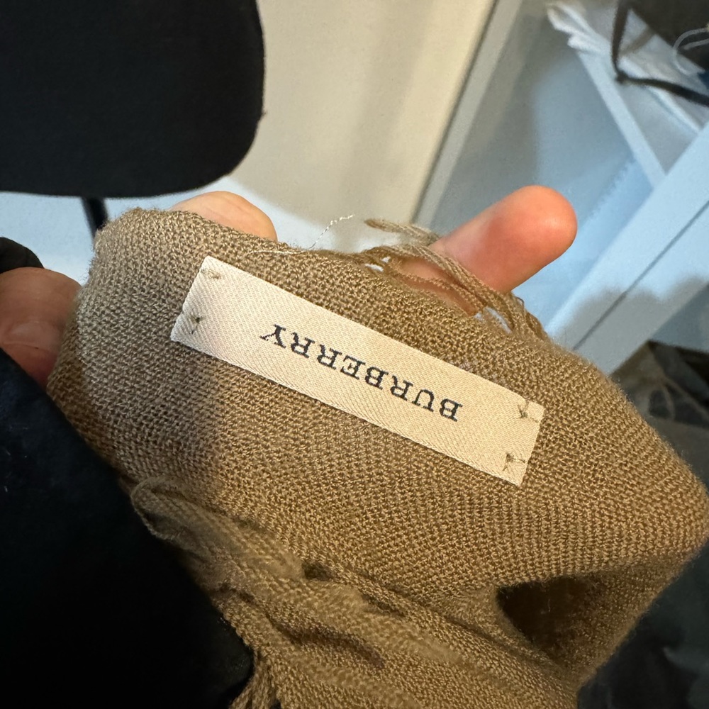Burberry Merino scarf - Picture 3 of 11